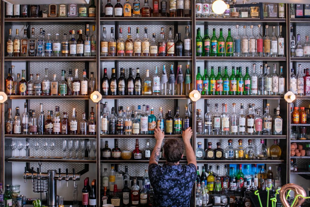 TOP WILLIAMSBURG PICKS TO GET YOUR RUM FIX FOR NATIONAL RUM DAY!⁣⁣